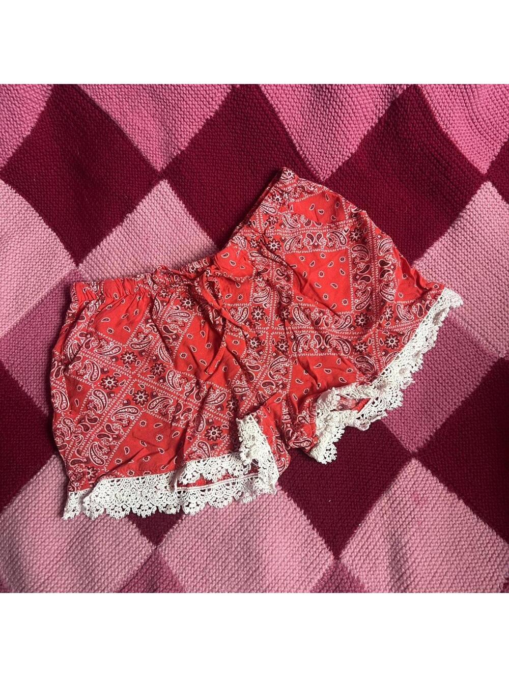 red bandana print lace trim shorts